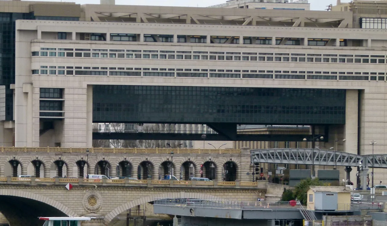 Le bâtiment du ministère de l'Économie et des Finances à Bercy, Paris, qui abrite la DGFiP
