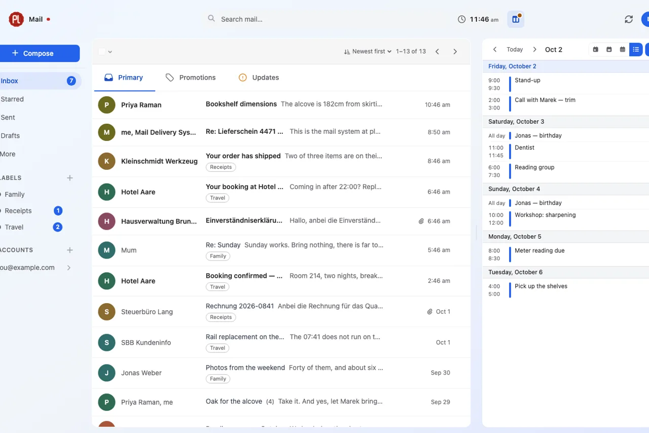 Capture d'écran de la boîte de réception unifiée de plMail, avec la liste des conversations et les onglets de catégories (données de démonstration)