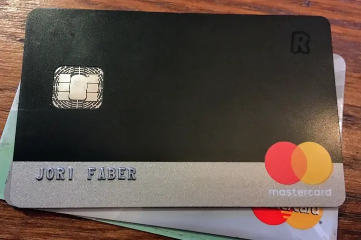 Une carte de paiement Revolut